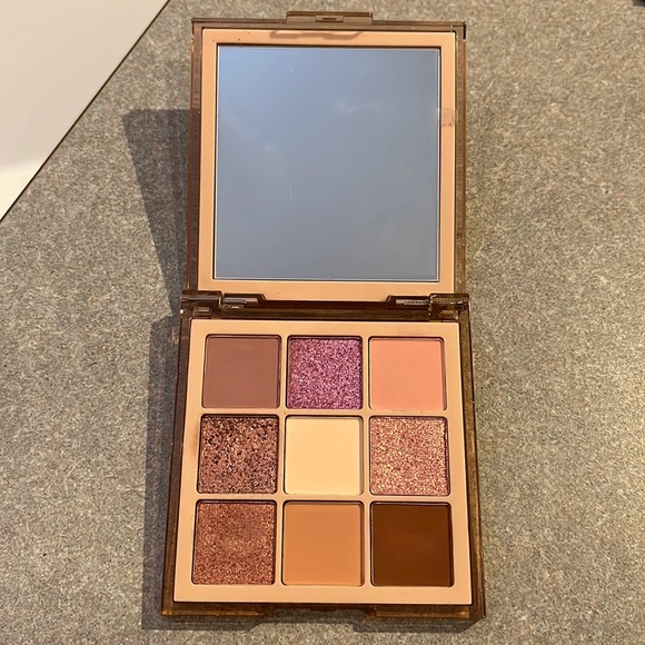 HUDA BEAUTY Other - Huda beauty eye shadow palette